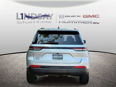 Used 2025 Jeep Grand Cherokee Altitude