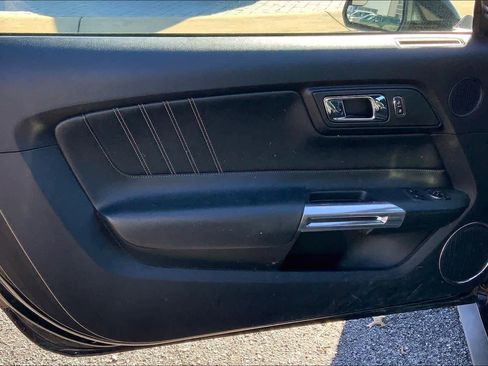 Used 2016 Ford Mustang GT Premium image 18