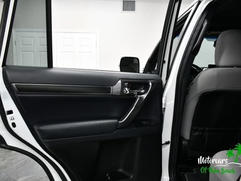 Used 2023 Lexus GX 460 w/ Black Line Special Edition AWD/4WD image 47