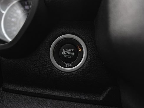 Used 2020 RAM 2500 Tradesman w/ Chrome Appearance Group image 8