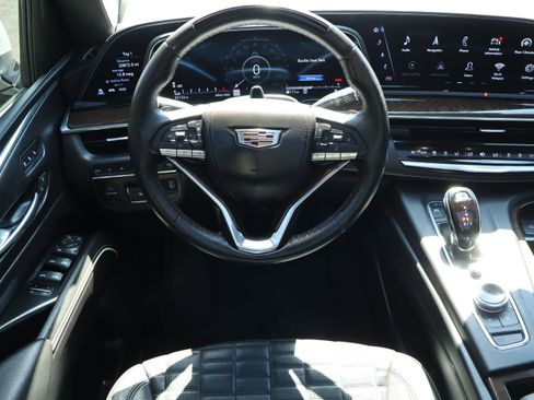 Used 2024 Cadillac Escalade ESV Premium Luxury Platinum w/ Heavy-Duty Trailer Package AWD/4WD image 18