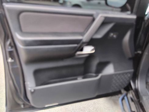 Used 2014 Nissan Titan SV w/ SV Value Truck Package image 9