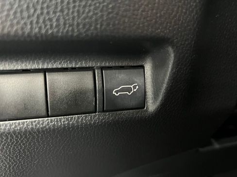 Used 2021 Toyota RAV4 XLE Premium image 16