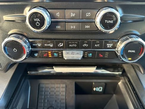 Used 2024 Ford F250 Lariat w/ Lariat Ultimate Package image 31