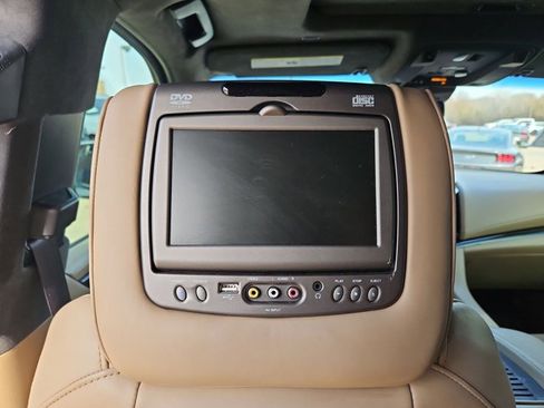 Used 2019 Cadillac Escalade Platinum AWD/4WD image 18