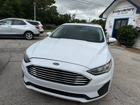 Used 2020 Ford Fusion SE AWD/4WD image 3
