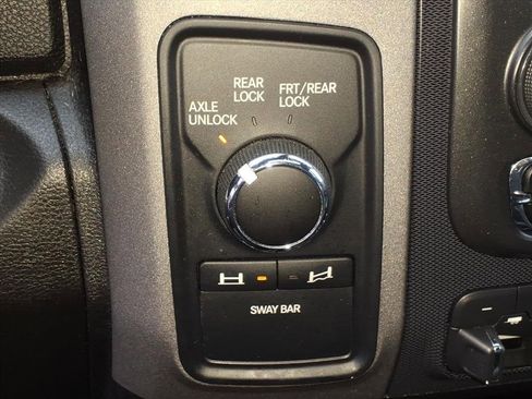 Used 2018 RAM 2500 Power Wagon w/ Leather & Luxury Group image 9