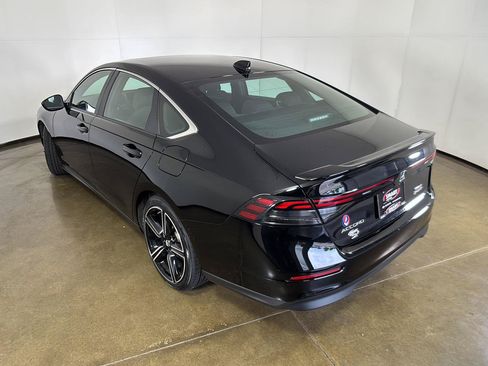 Used 2023 Honda Accord Sport image 13