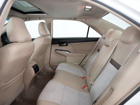 Used 2012 Toyota Camry XLE w/ Leather Pkg FWD image 40