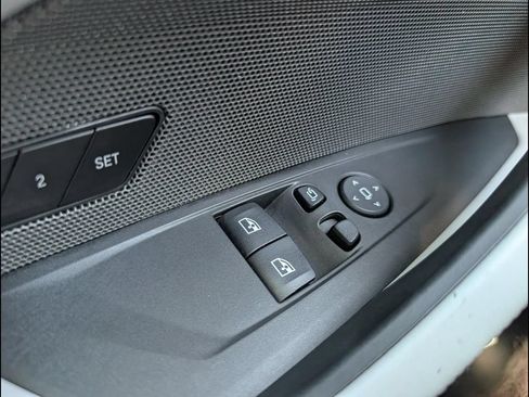 Used 2022 BMW M4 Competition w/ Executive Package RWD image 11