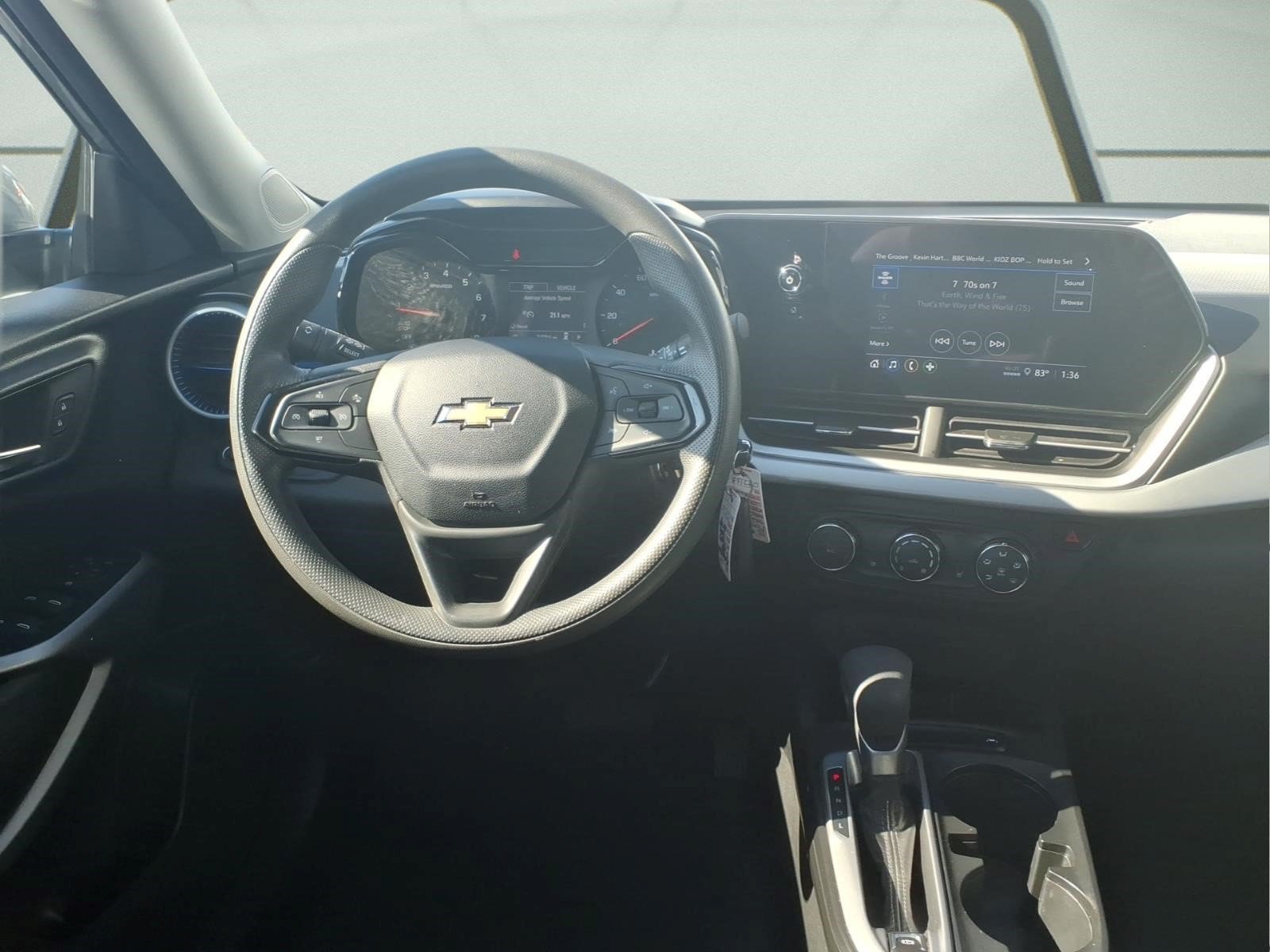 Used 2024 Chevrolet Trax LS w/ LS Convenience Package FWD image 10