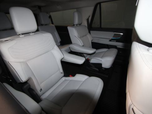 New 2026 Ford Expedition Max Platinum w/ Platinum Ultimate Package AWD/4WD image 23