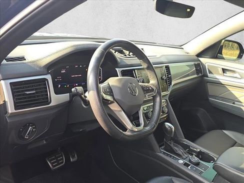 Used 2021 Volkswagen Atlas Cross Sport SEL R-Line w/ Cross Sport MDO Package image 8