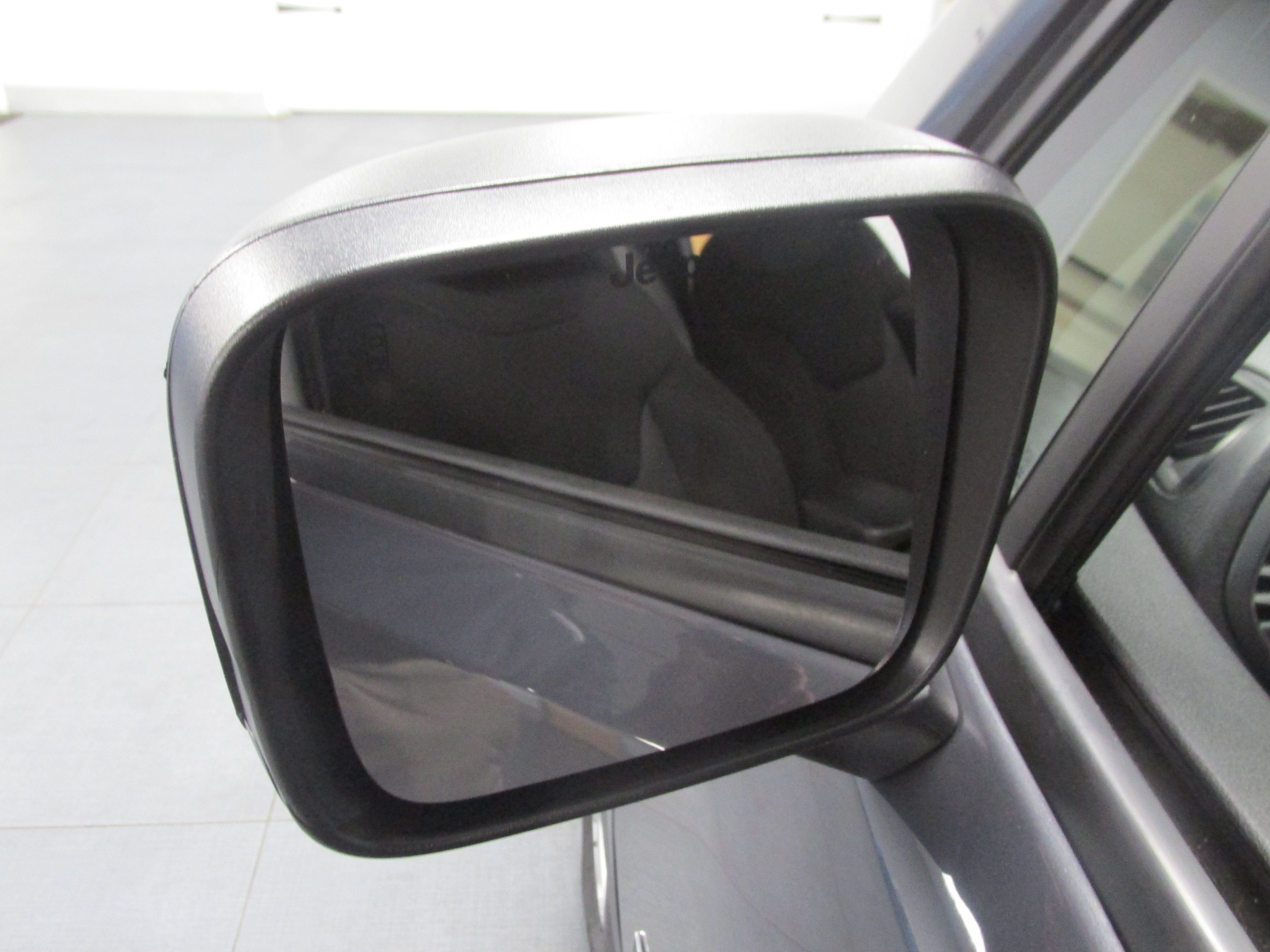 Used 2023 Jeep Renegade Latitude AWD/4WD image 18