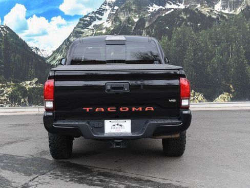 Certified 2019 Toyota Tacoma TRD Sport image 10
