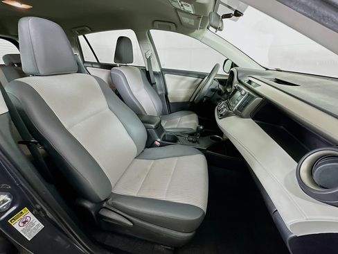 Used 2015 Toyota RAV4 LE image 28