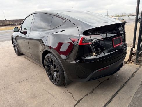Used 2021 Tesla Model Y Long Range image 18