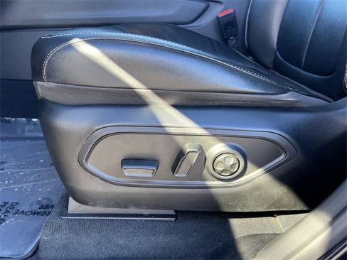 Certified 2023 Jeep Grand Cherokee Limited w/ Black Appearance Package image 11