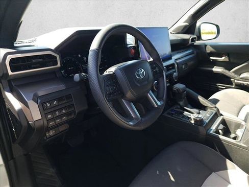 Certified 2024 Toyota Tacoma TRD Off-Road w/ TRD Off Road Upgrade Package AWD/4WD image 10