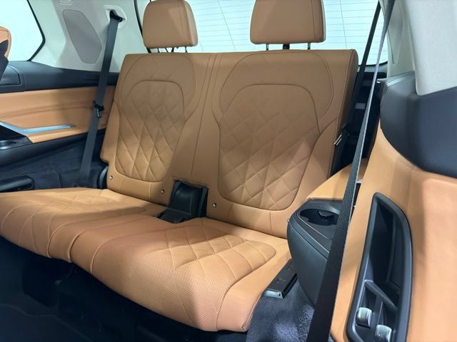 Used 2026 BMW X7 xDrive40i AWD/4WD image 19