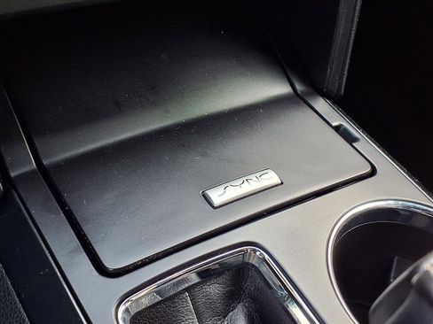 Used 2018 Ford Explorer XLT w/ Equipment Group 202A image 15