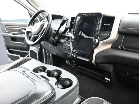 Used 2024 RAM 2500 Laramie AWD/4WD image 43