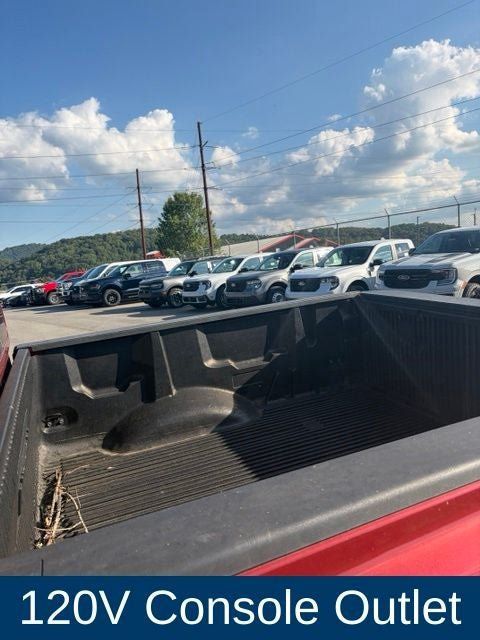 Used 2015 Nissan Titan SV w/ SV Value Truck Package AWD/4WD image 19