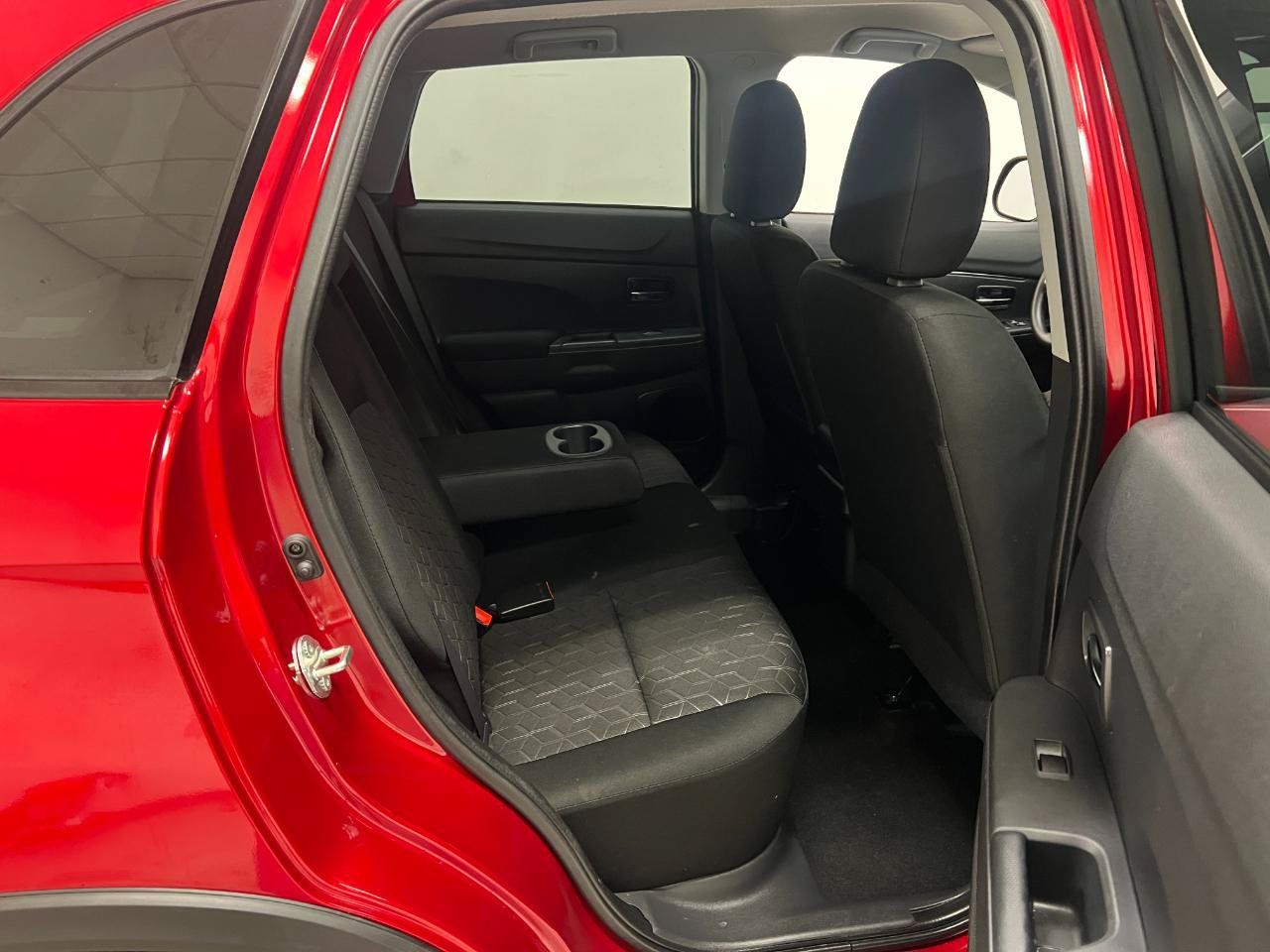 Used 2024 Mitsubishi Outlander Sport AWD image 30