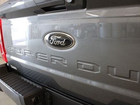 New 2026 Ford F250 Lariat w/ Black Appearance Package AWD/4WD image 32