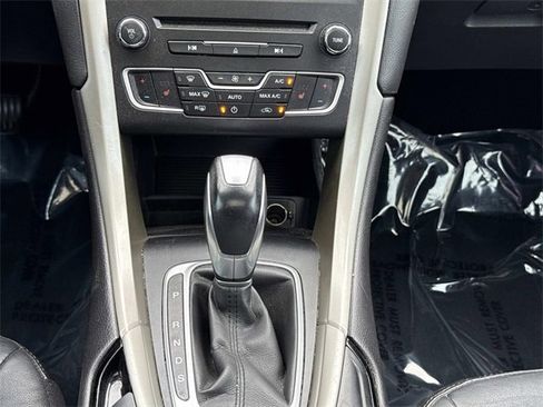 Used 2016 Ford Fusion SE w/ Equipment Group 202A image 16