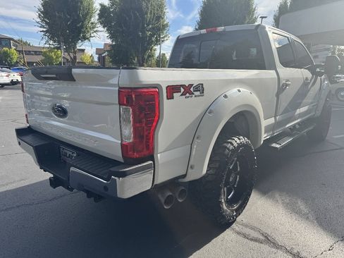 Used 2019 Ford F250 Lariat w/ Lariat Ultimate Package AWD/4WD image 5