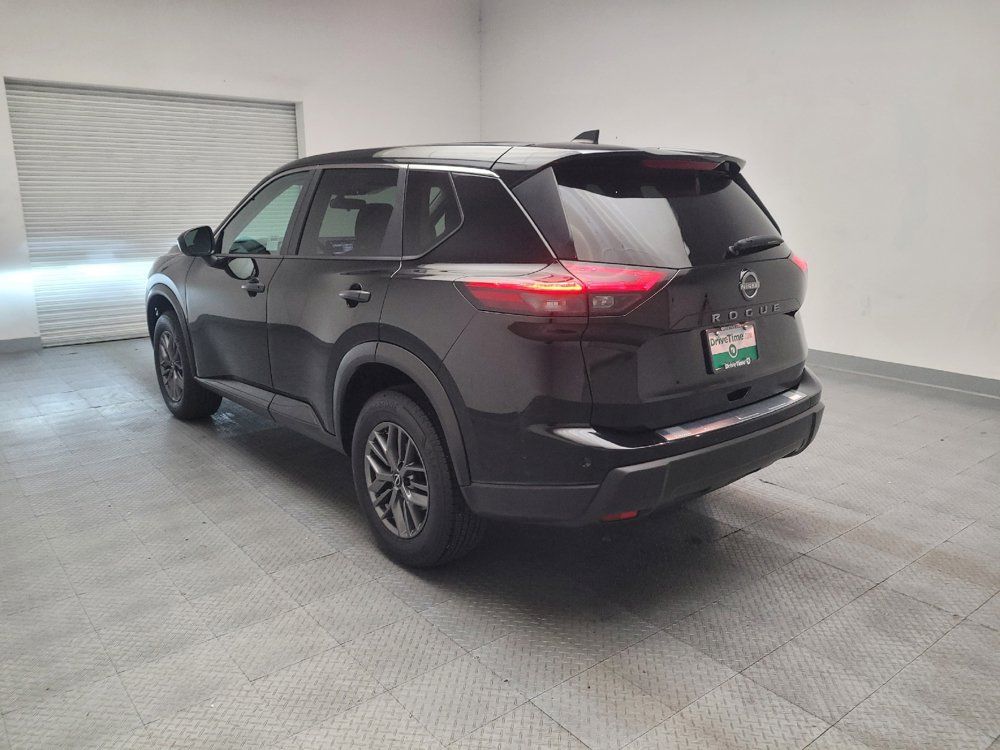 Used 2024 Nissan Rogue S FWD image 5