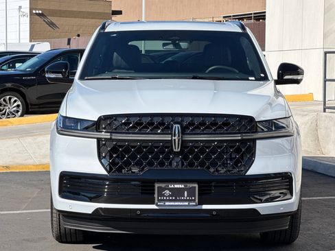 New 2025 Lincoln Navigator Reserve w/ Jet Appearance Package image 8
