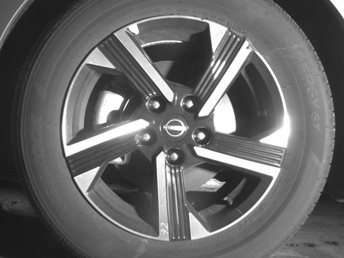 Used 2025 Nissan Sentra SV image 12