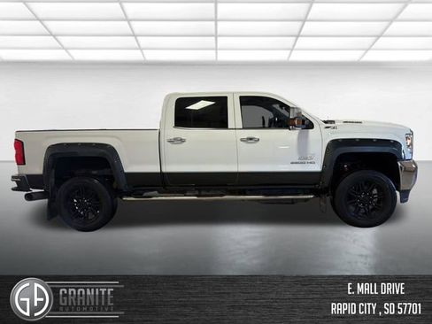 Used 2017 GMC Sierra 2500 SLT w/ Duramax Plus Package image 6
