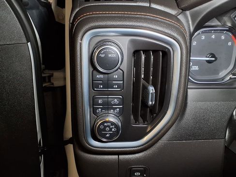 Used 2022 GMC Sierra 1500 AT4 image 13