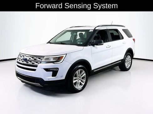 Used 2019 Ford Explorer XLT w/ Equipment Group 202A AWD/4WD image 3