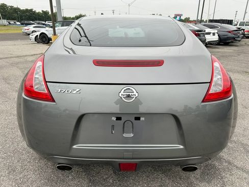Used 2014 Nissan 370Z Coupe RWD image 27