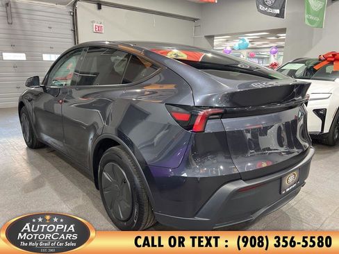Used 2026 Tesla Model Y 2WD image 3