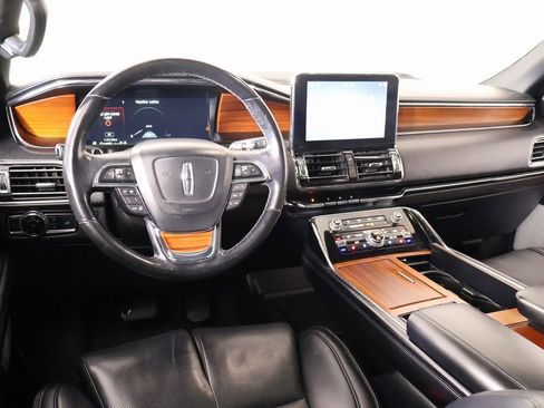 Used 2018 Lincoln Navigator Reserve w/ Technology Package image 2