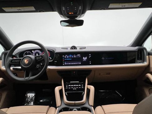Certified 2025 Porsche Cayenne Coupe AWD/4WD image 6