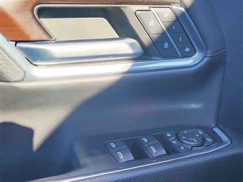 Used 2024 GMC Sierra 2500 Denali w/ Denali Reserve Package image 13