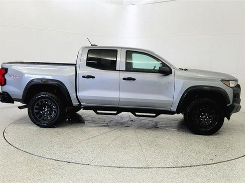 Used 2025 Chevrolet Colorado Trail Boss AWD/4WD image 8