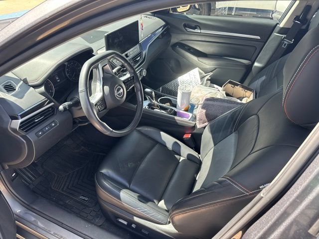 Used 2024 Nissan Altima 2.5 SR w/ SR Premium Package FWD image 9