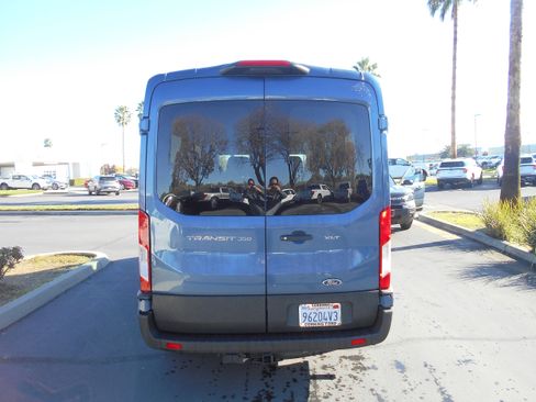 Used 2023 Ford Transit 350 XLT image 5