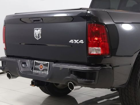 Used 2018 RAM 1500 Express AWD/4WD image 36