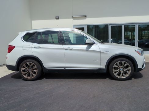 Used 2017 BMW X3 xDrive28i image 10