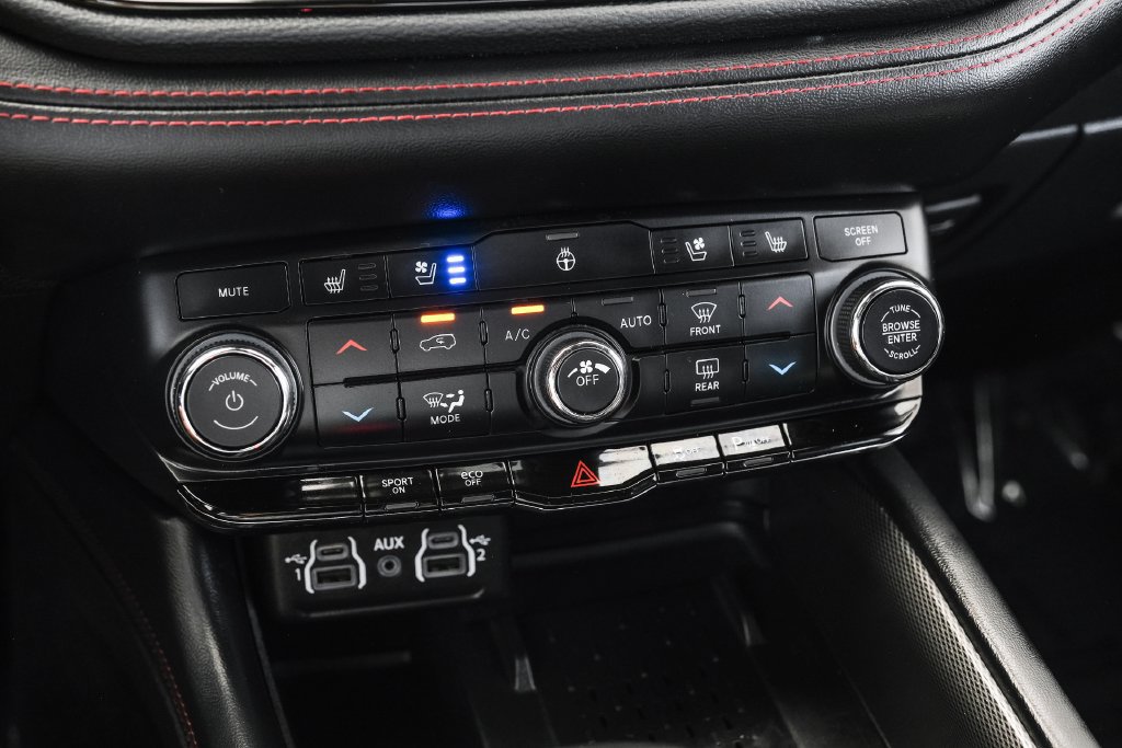 Used 2025 Dodge Durango R/T AWD/4WD image 24