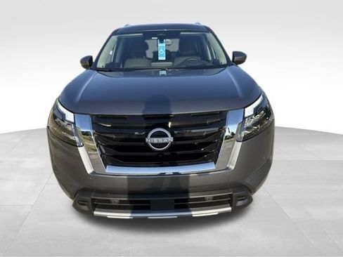 Used 2025 Nissan Pathfinder Platinum w/ Cargo Package AWD/4WD image 8