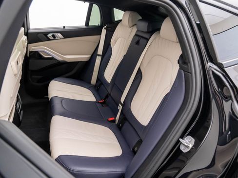 Certified 2022 BMW X6 M50i w/ Executive Package image 18